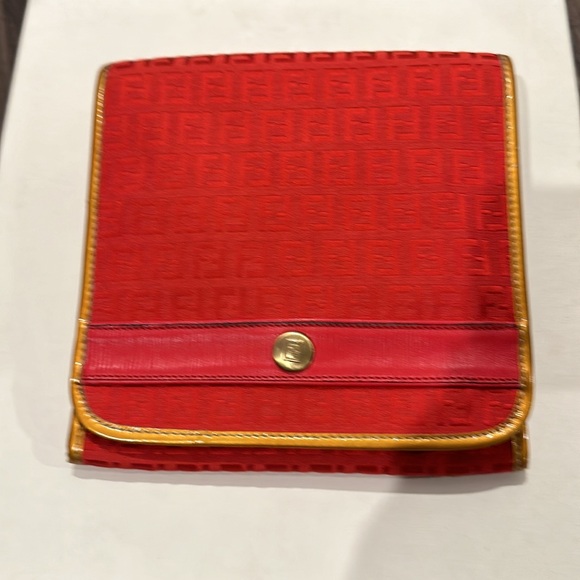 VINTAGE FENDI RED CLUTCH/CROSSBODY - Picture 5 of 6
